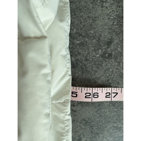 GAP White Puffer Vest - Picture 8 of 10